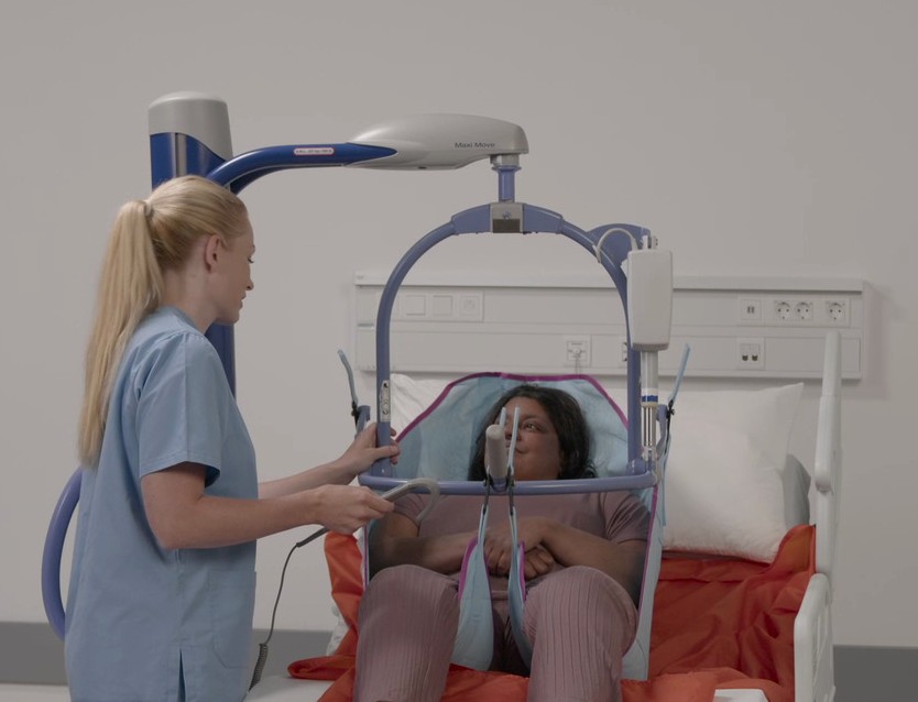 Slings to assist fragile and vulnerable patients to be lifted